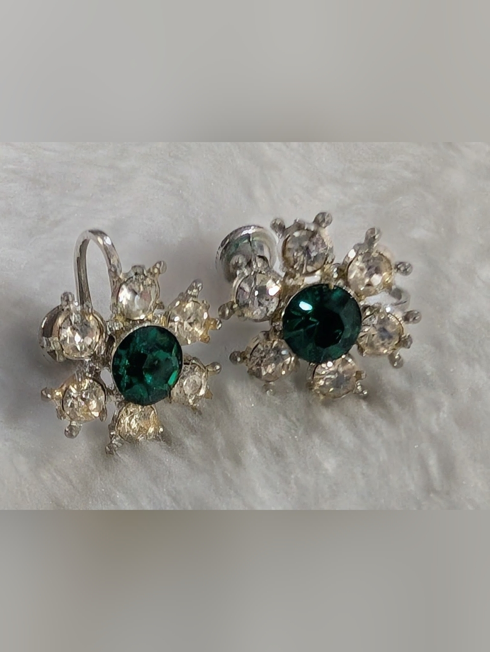 Vintage Nemo Silver Floral Studs Earrings with Emerald Green Center